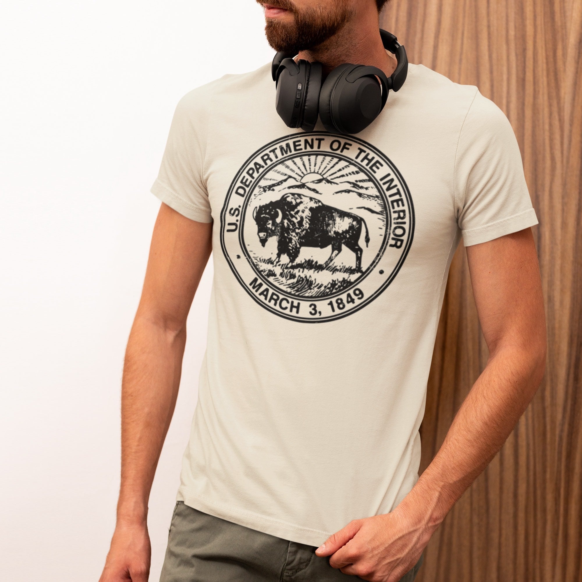 Alimenté par la bière et la joie de Noël t-shirt cadeau drôle blague Alimenté par la bière et la joie de Noël t-shirt cadeau drôle blague